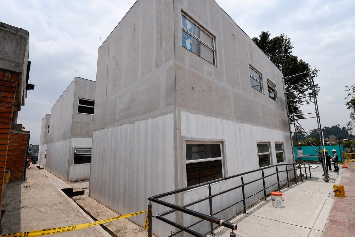 Revestimiento exterior aplicado sobre la estructura de una casa construida en steel framing